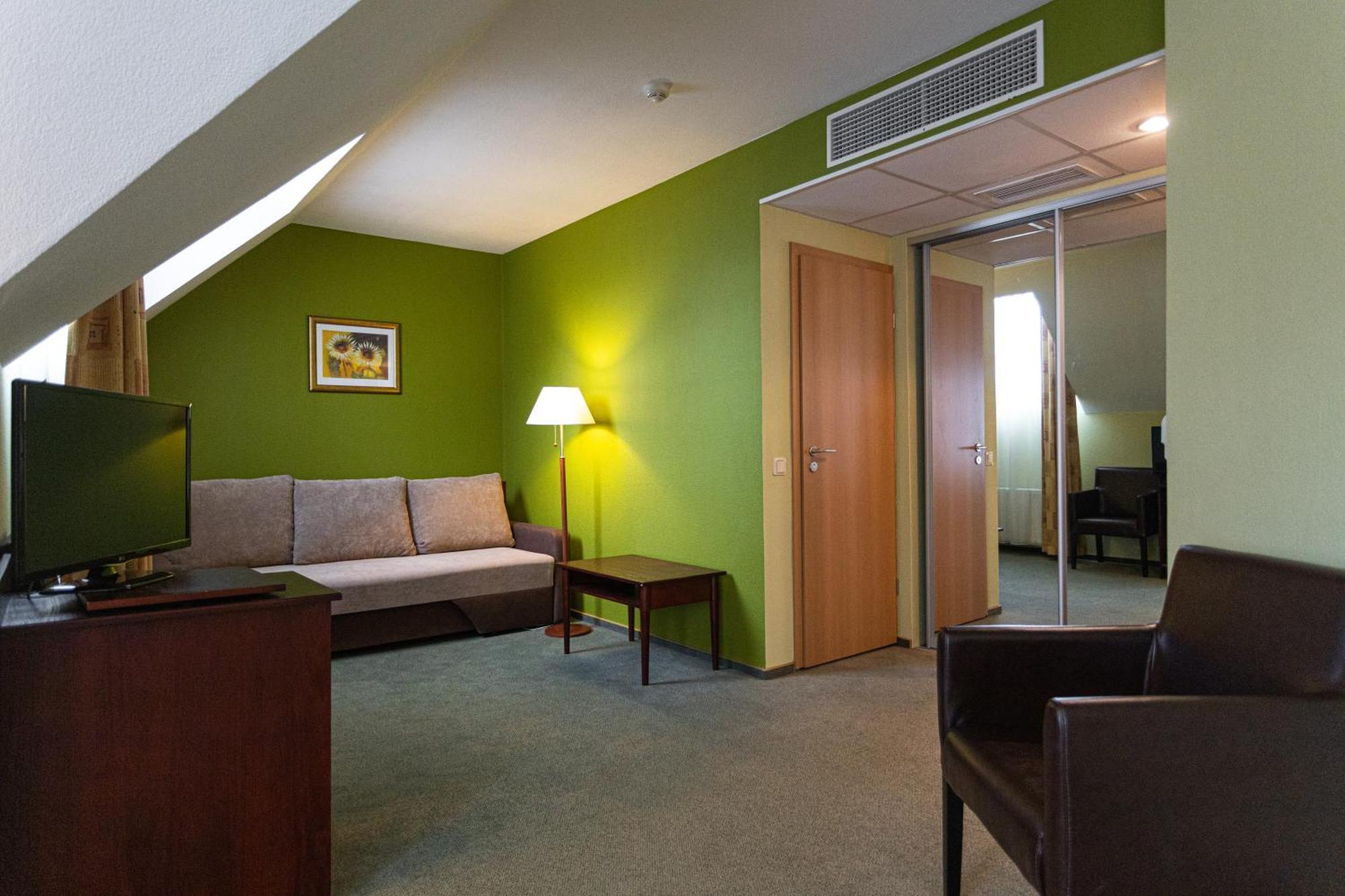 Good Stay Eiropa Hotel Economy Jurmala Exterior photo